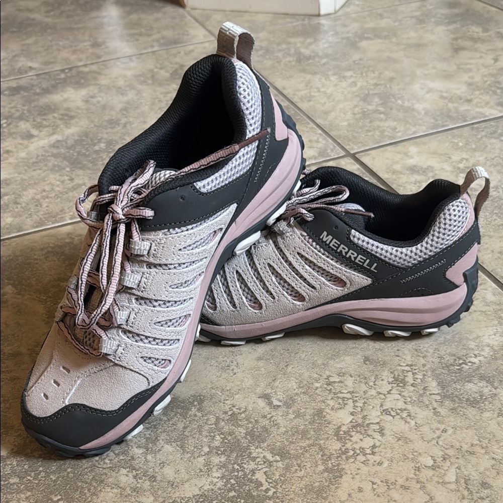 Merrell Women's Pink and Grey Athletic Shoes